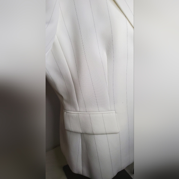 🔥Hostpick🔥NWT Tahari Size 12P Elegant White Striped Women's Blazer - Picture 7 of 14